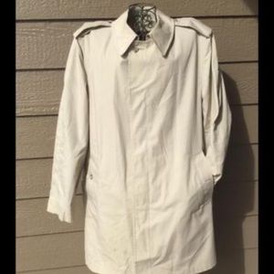 Vintage London Fog Mens size 44R Trench/ Rain Coat khaki color